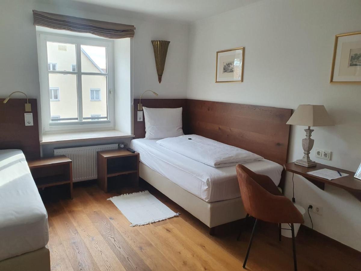 Hotel Schierlinger Braeustueberl Esterno foto