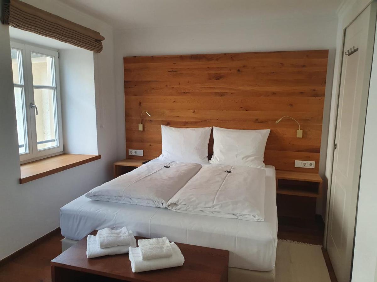 Hotel Schierlinger Braeustueberl Esterno foto