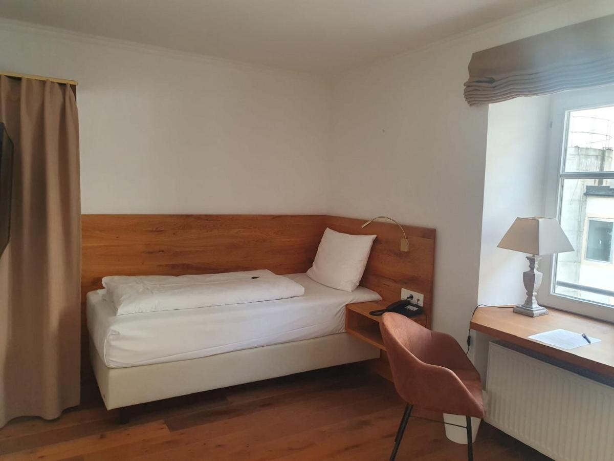 Hotel Schierlinger Braeustueberl Esterno foto